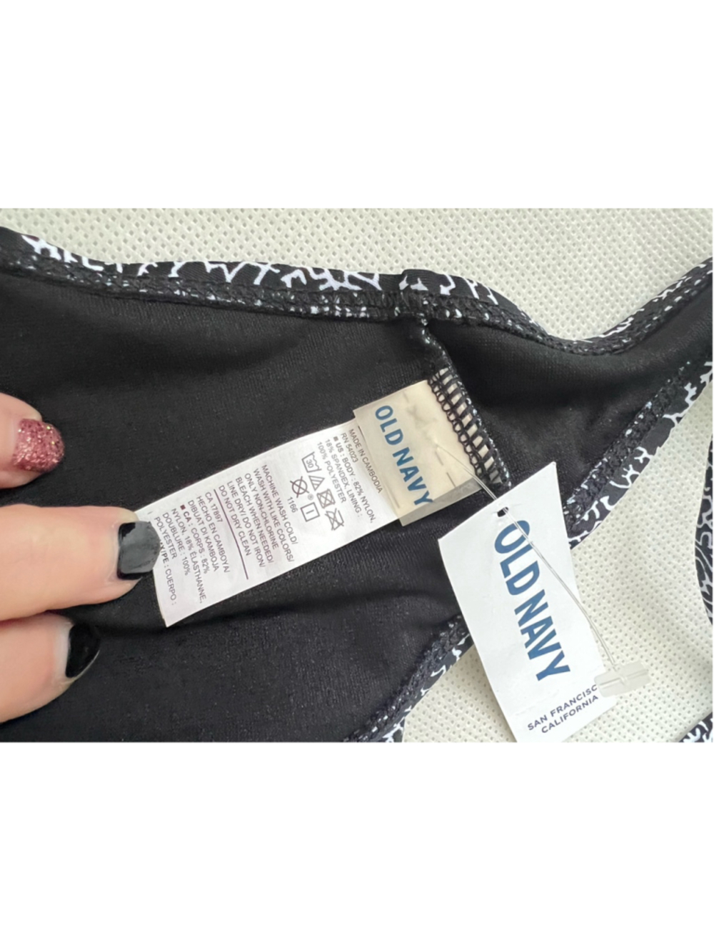 NWT Old Navy Ruffle Adjustable straps Bandeau-style top size Medium Black White - Picture 5 of 7